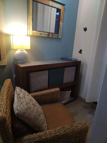 Rincón de lectura en la suite de MásQuimera